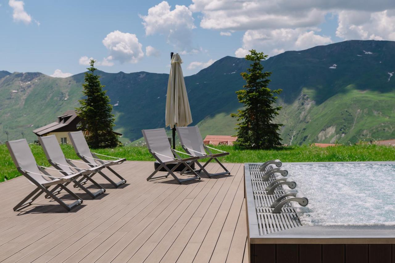 Gudauri Lodge Екстериор снимка Composite wood