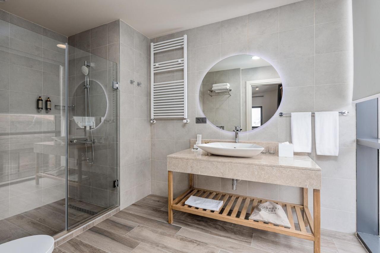 Gudauri Lodge Екстериор снимка Bathroom