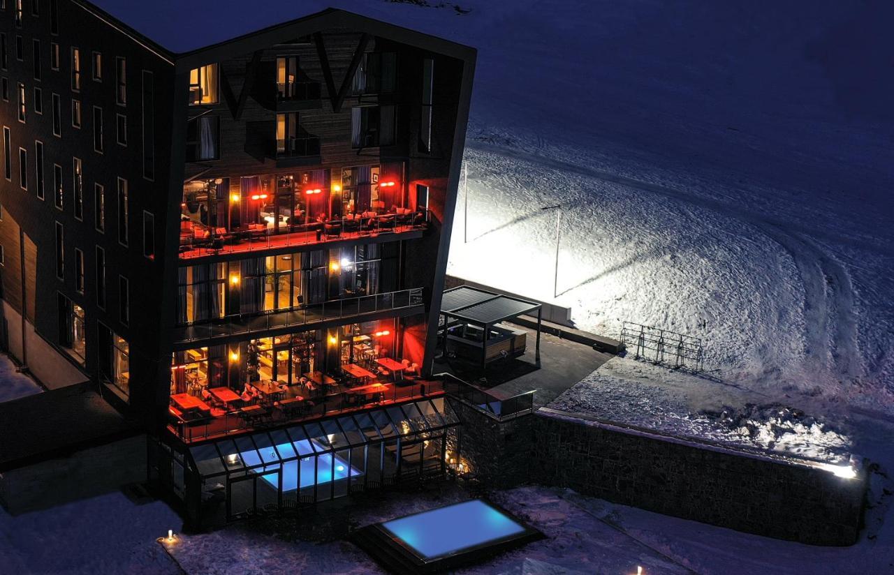 Gudauri Lodge Екстериор снимка The 7132 Summit